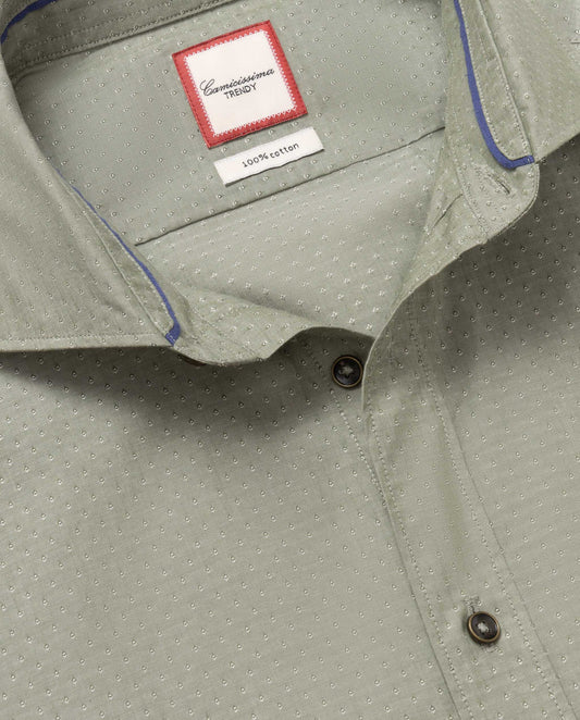 Maslinasto zelena košulja se dezenom