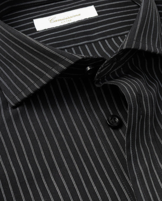 Crna košulja na pruge sa francuskom kragnom