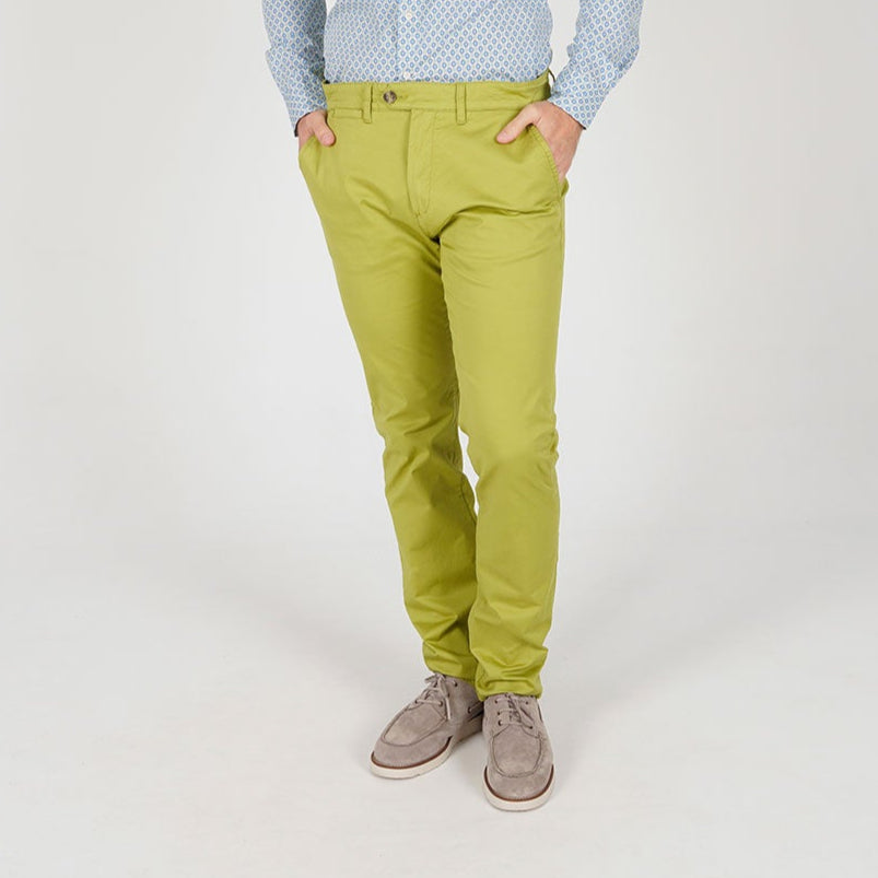 Zelene chino pantalone od pamučnog kepera