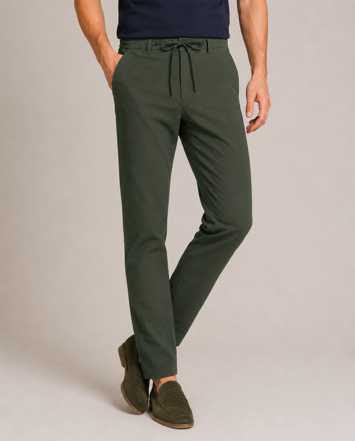 Maslinasto zelene chino pantalone sa učkurom